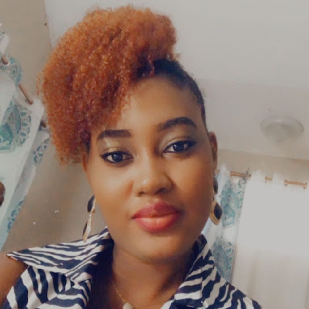 Meet your Posher, Lynn francia